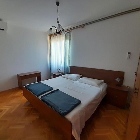 Rooms Biserka Baška Szoba fotó