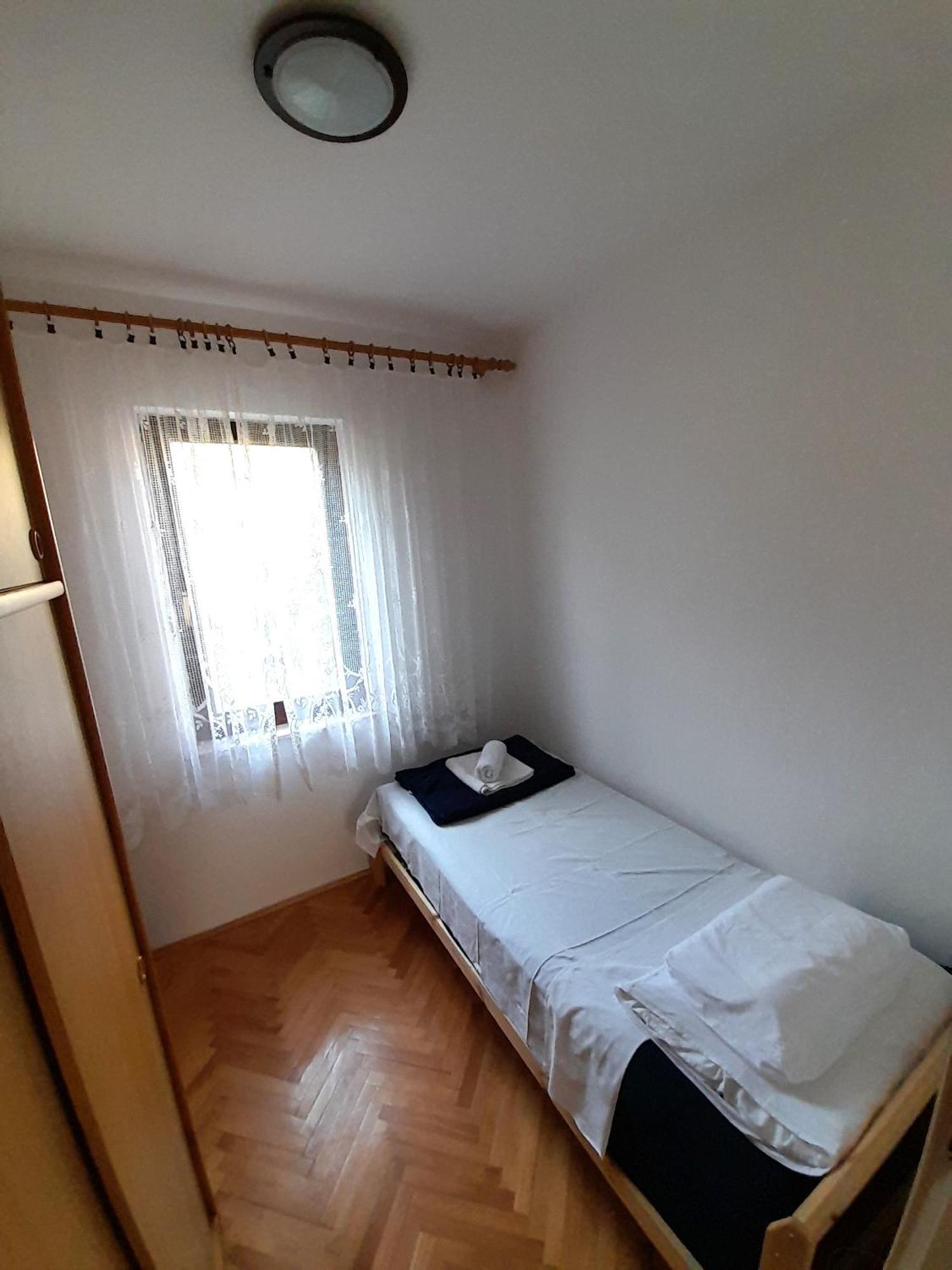 Rooms Biserka Baška Szoba fotó